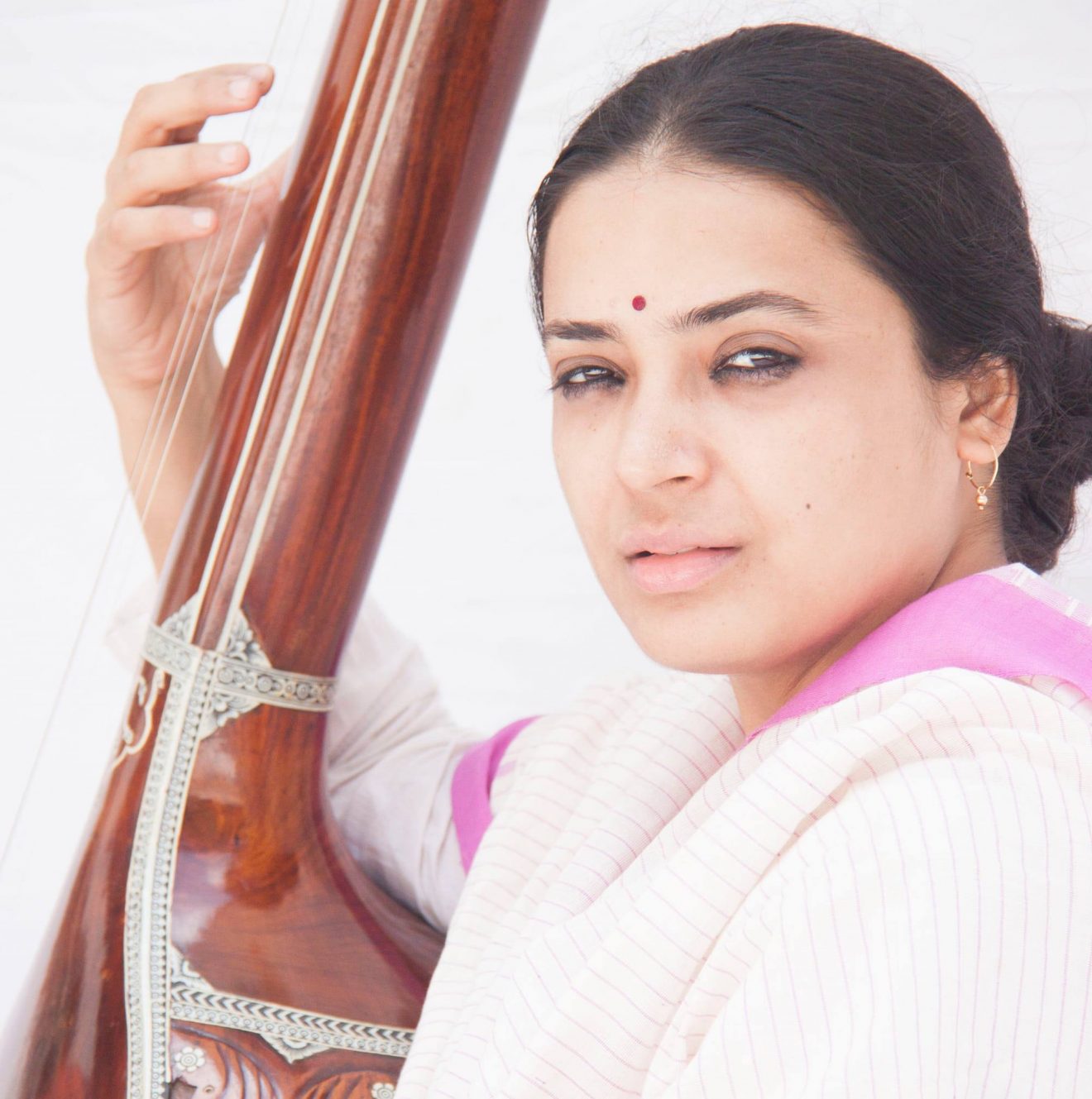 La Montagne Magique propose des concerts, retraites et ateliers de musique sacrée Dhrupad, de l'Inde du Nord